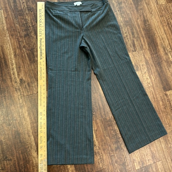 Ann Taylor Loft Women’s 12 Wide Leg Grey with Maroon pinstripes slacks - Picture 6 of 9